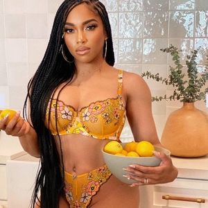 Savage X Fenty Flower Poppy Print Bra & Brazilian Panty Set